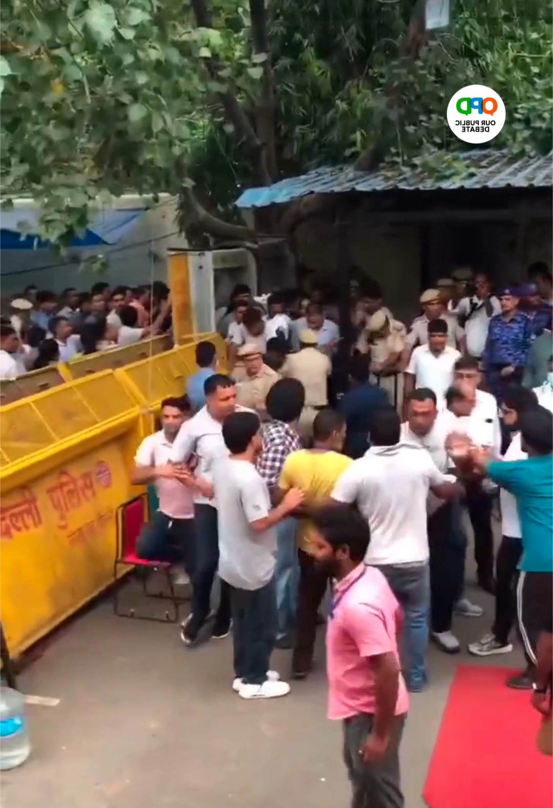 सोनम वांगचुक को जंतर-मंतर से अस्पताल ले जाया गया, हिरासत की खबरों पर बढ़ी चर्चा